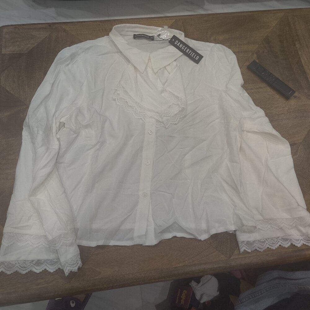 Dangerfield Cravat  bow Top size 20 AU New with tags